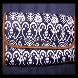 Stella and Dot Hang On travel bag jewelry case